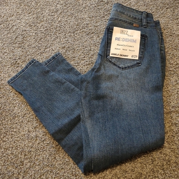 1822 Denim Blue Jeans - Picture 1 of 16